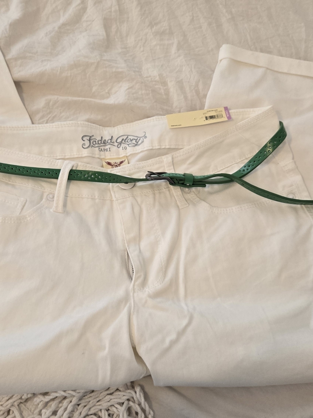 NEW Faded Glory White Capri Pants with Green Belt